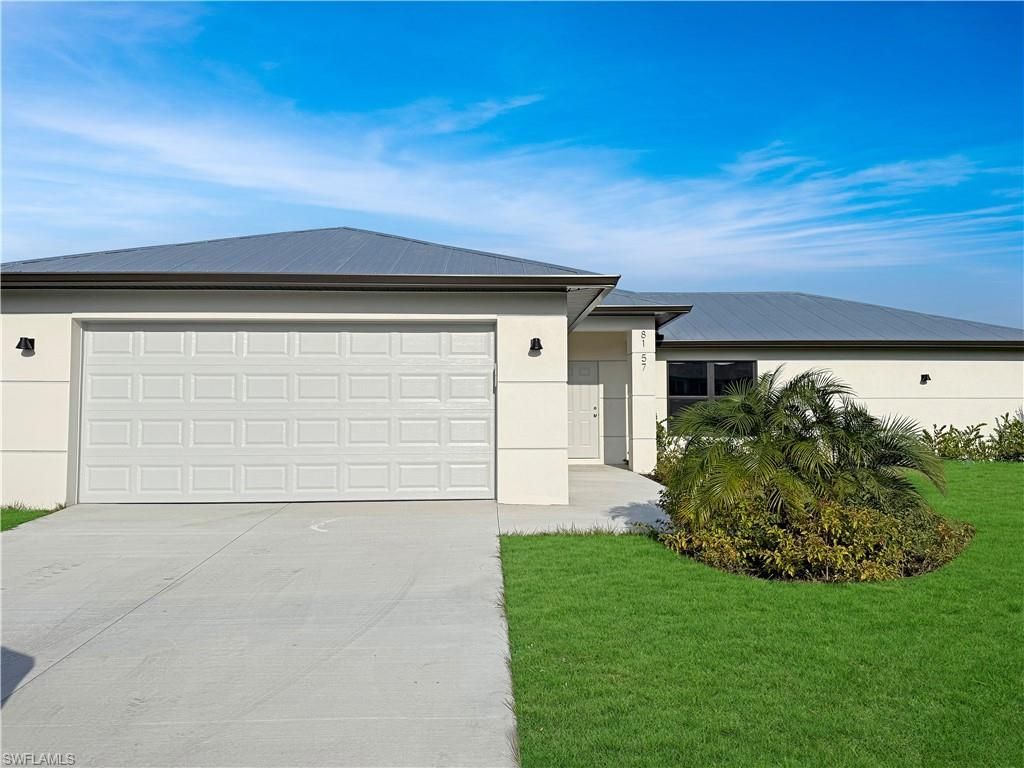 Attached, Exterior, Facade, Ranch