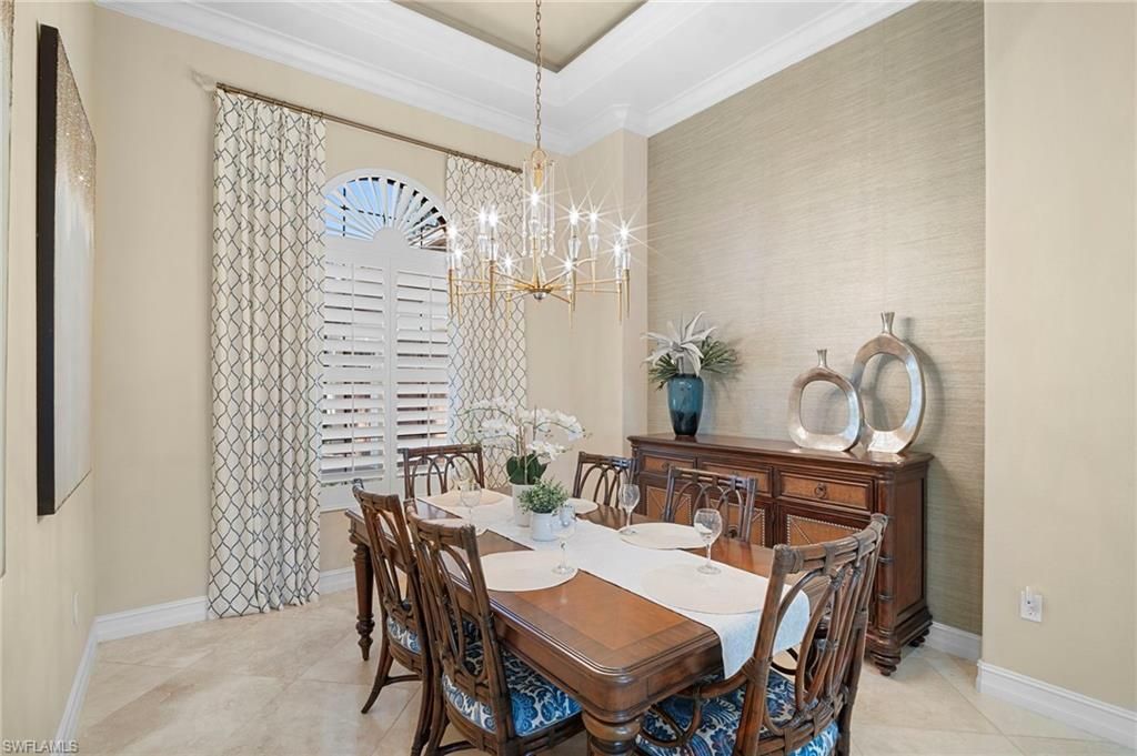Chandelier, Dining room, Interior, Pendant Lights