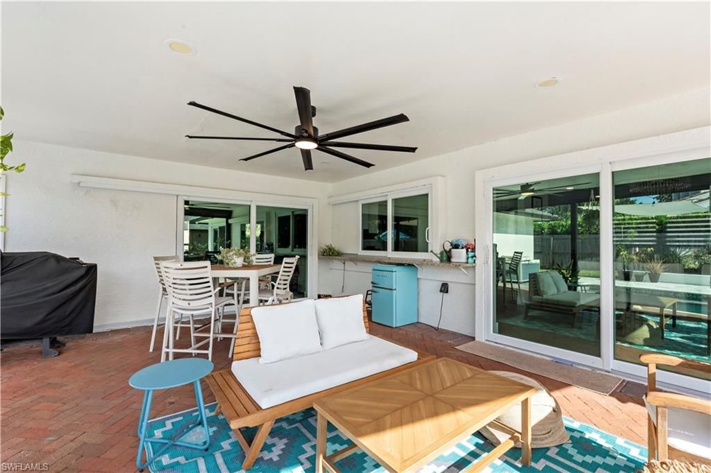 Dining room, Interior
