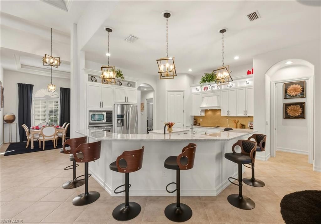 Dining room, Interior, Kitchen, Pendant Lights, Recessed Lighting, Stainless Steel Appliances