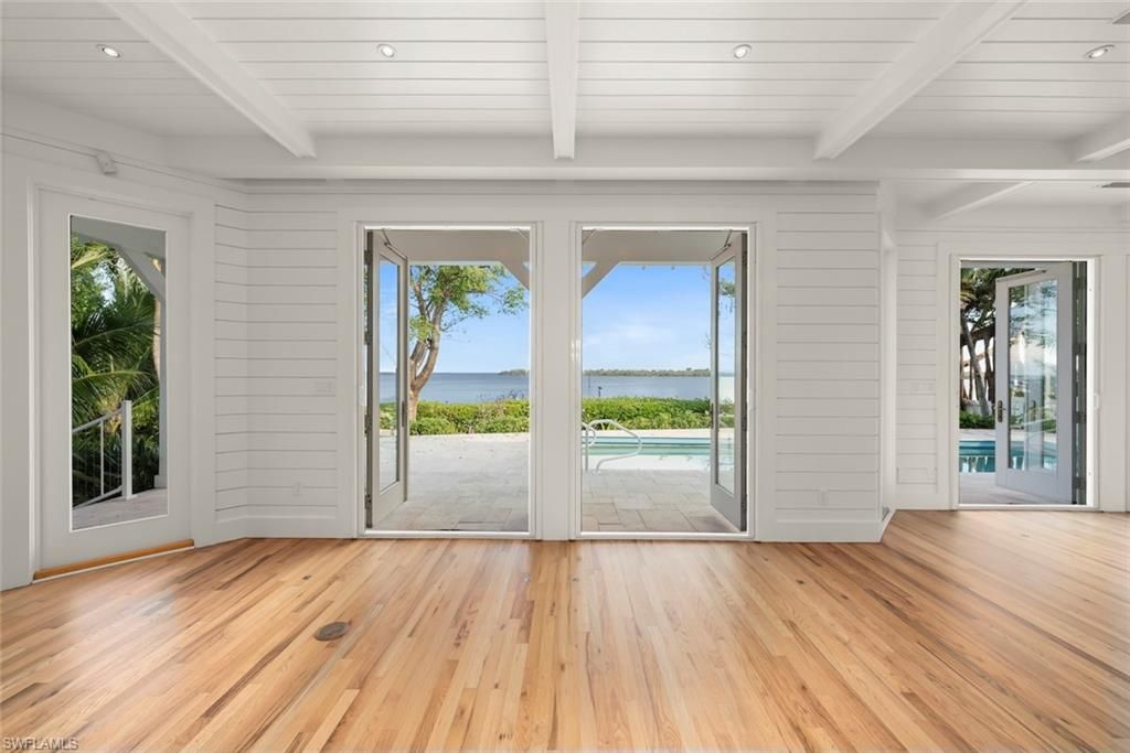 Empty room, Interior, Recessed Lighting, Water, Wood Texture Flooring