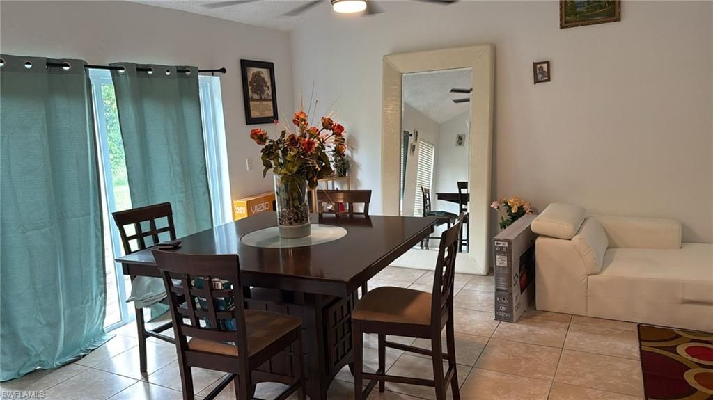 Dining room, Interior