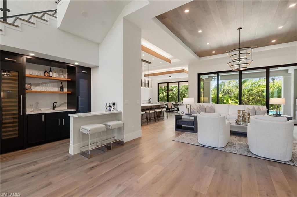 Dining room, Interior, Living room, Pendant Lights, Recessed Lighting, Wood Texture Flooring