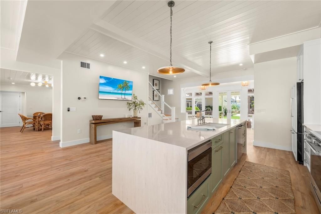 Dining room, Interior, Kitchen, Pendant Lights, Recessed Lighting, Wood Texture Flooring