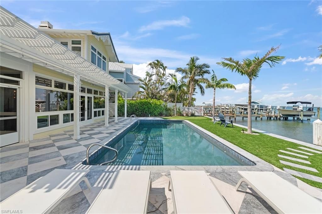 Exterior, Pool, Water