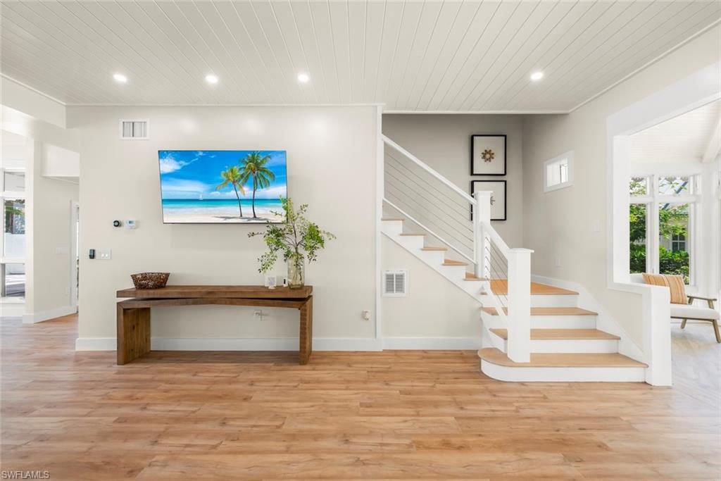 Interior, Recessed Lighting, Wood Texture Flooring