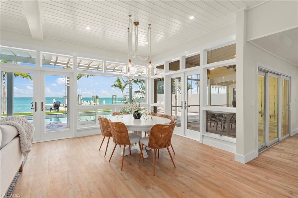 Dining room, Interior, Pendant Lights, Recessed Lighting, Water, Wood Texture Flooring