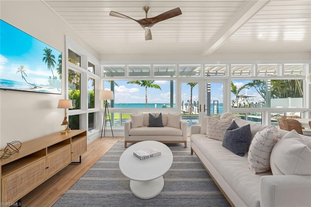 Interior, Living room, Sun Room, Water, Wood Texture Flooring