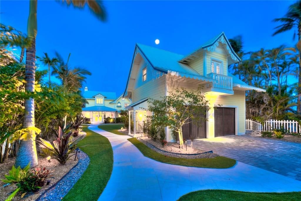 Attached, Backyard, Exterior, Facade, Farmhouse