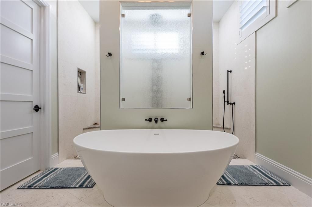 Bathroom, Free Standing Baths, Interior