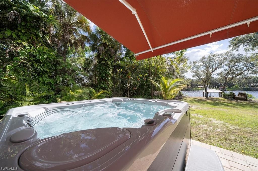 Exterior, Hot Tub, Water