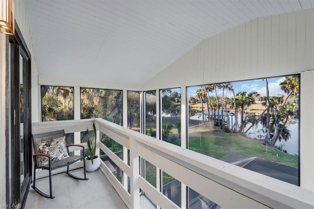 Interior, Sun Room, Water