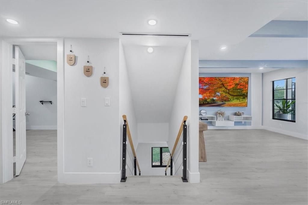 Interior, Recessed Lighting, Wood Texture Flooring