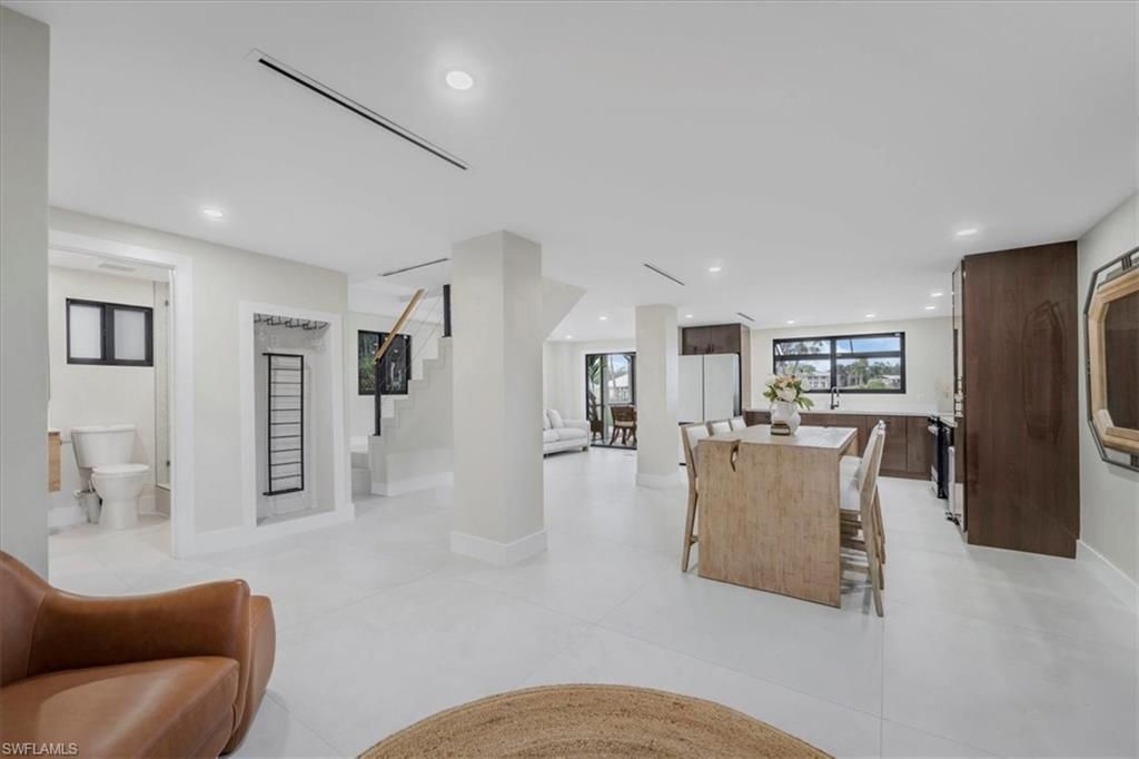 Bathroom, Dining room, Interior, Recessed Lighting