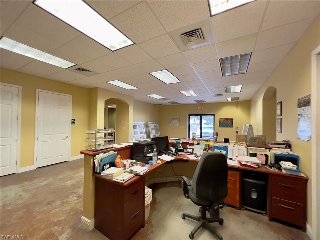 Home Office, Interior