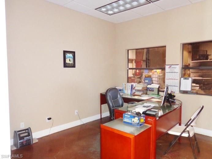 Home Office, Interior