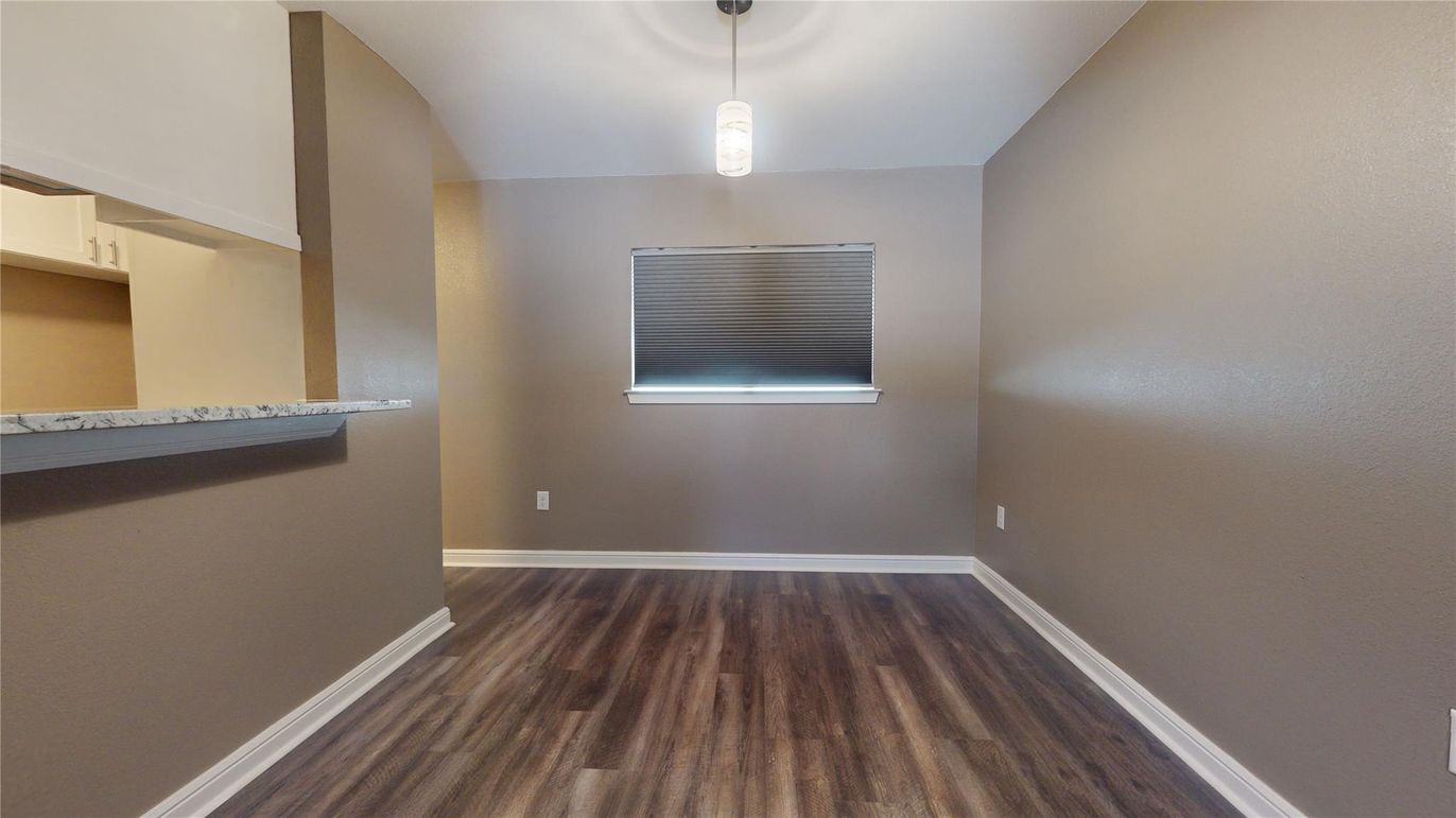 Interior, Pendant Lights, Wood Texture Flooring