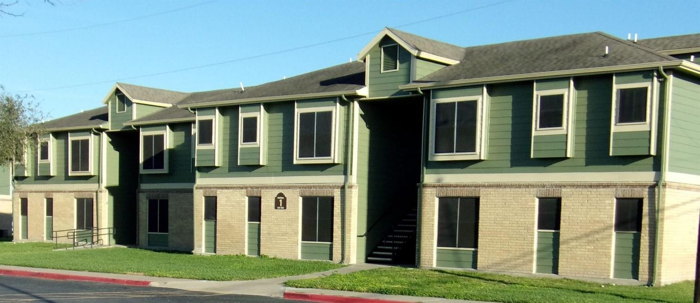 Exterior, Facade, Rowhouse