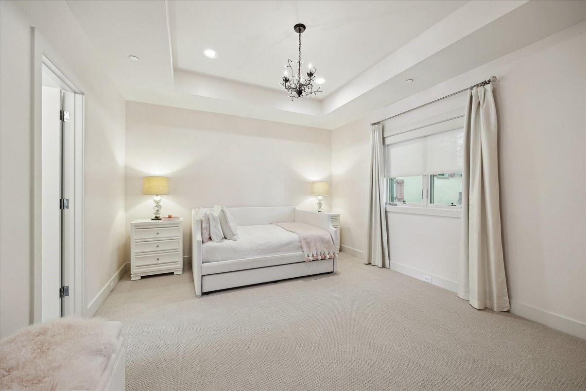 Bedroom, Chandelier, Interior, Pendant Lights, Recessed Lighting
