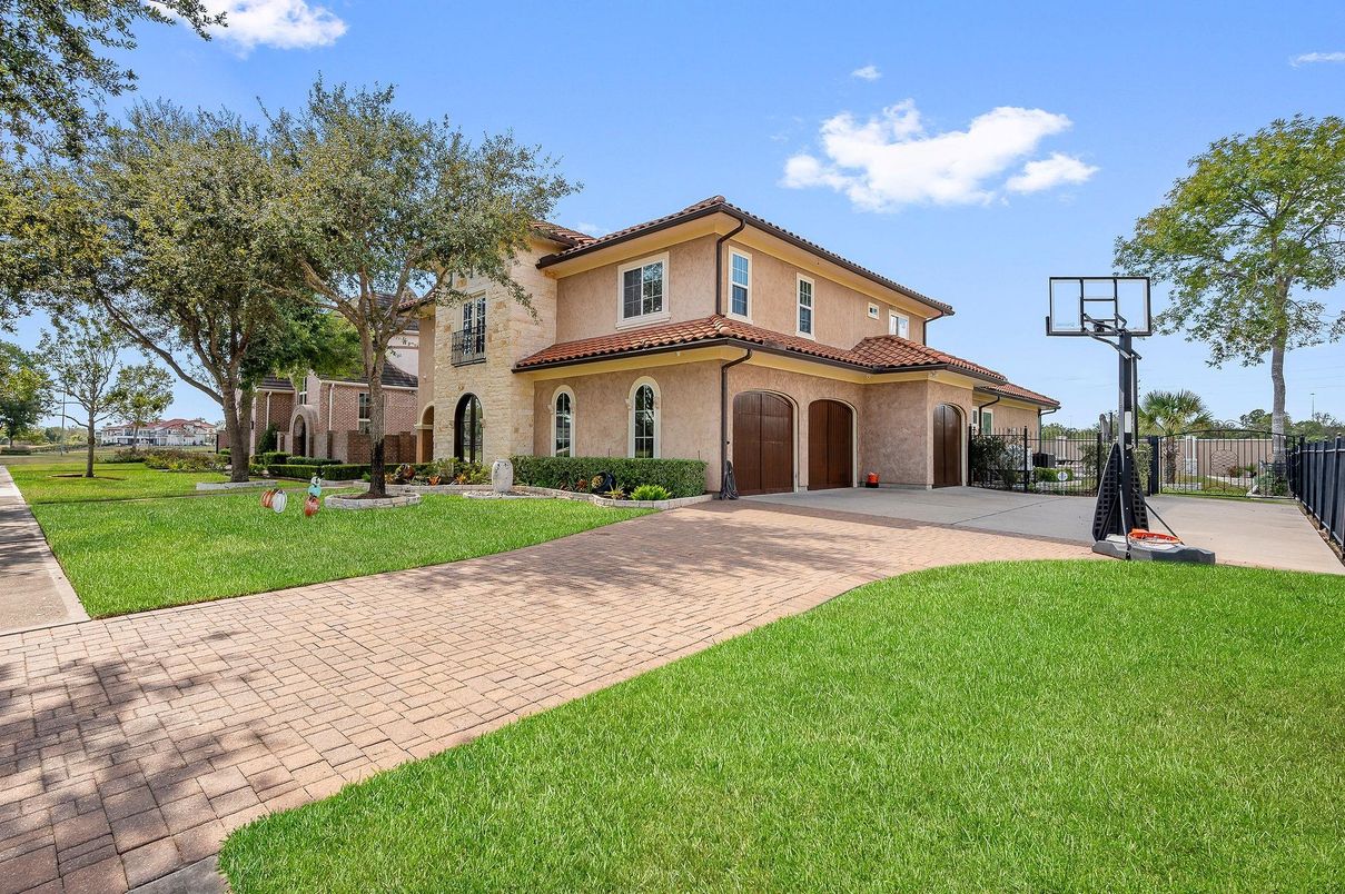 Backyard, Exterior, Facade, Mediterranean