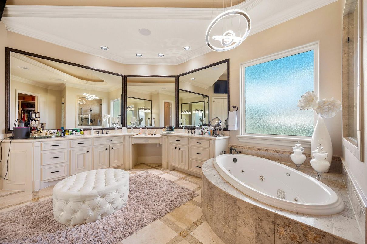 Bathroom, Interior, Pendant Lights, Recessed Lighting