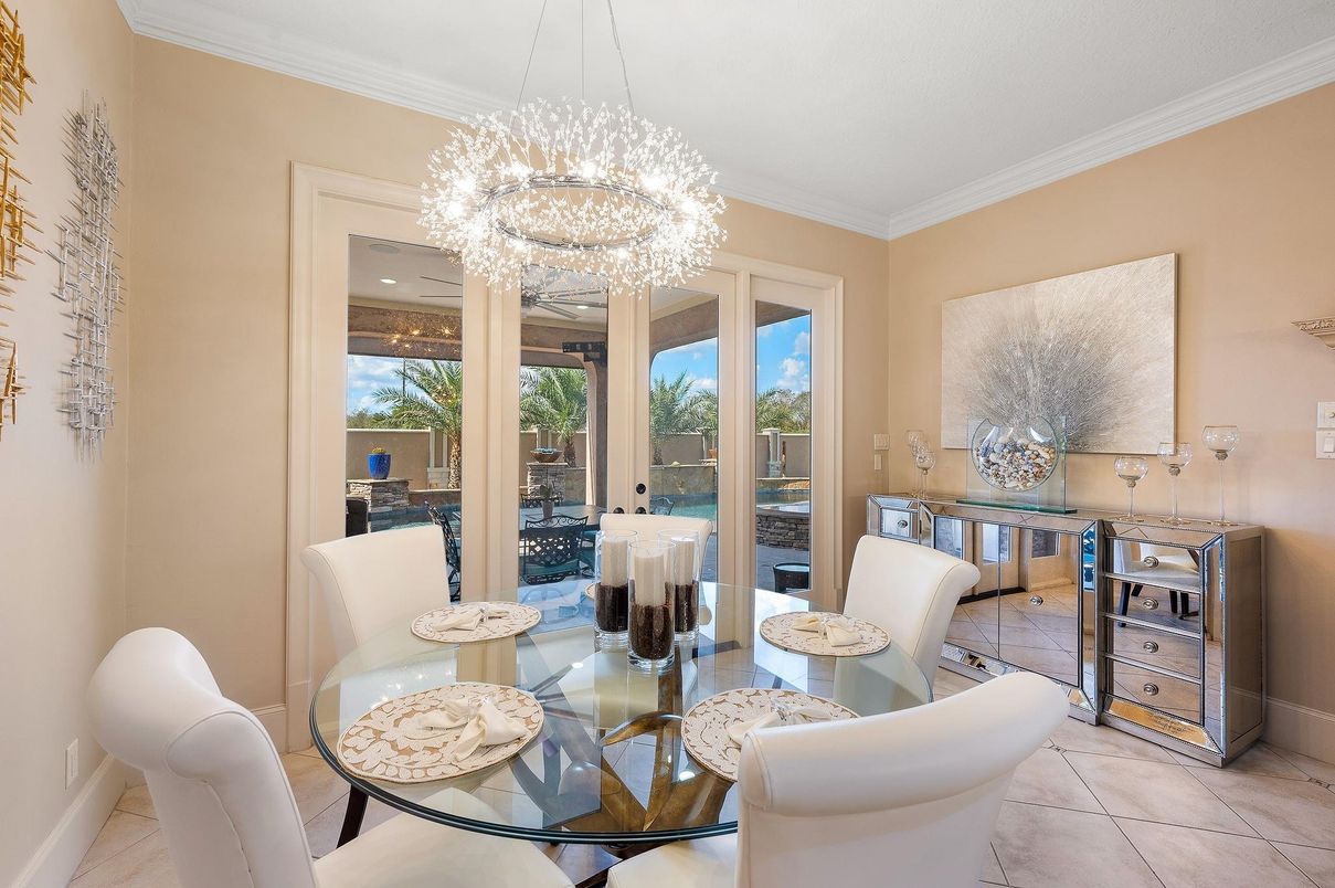 Chandelier, Dining room, Interior