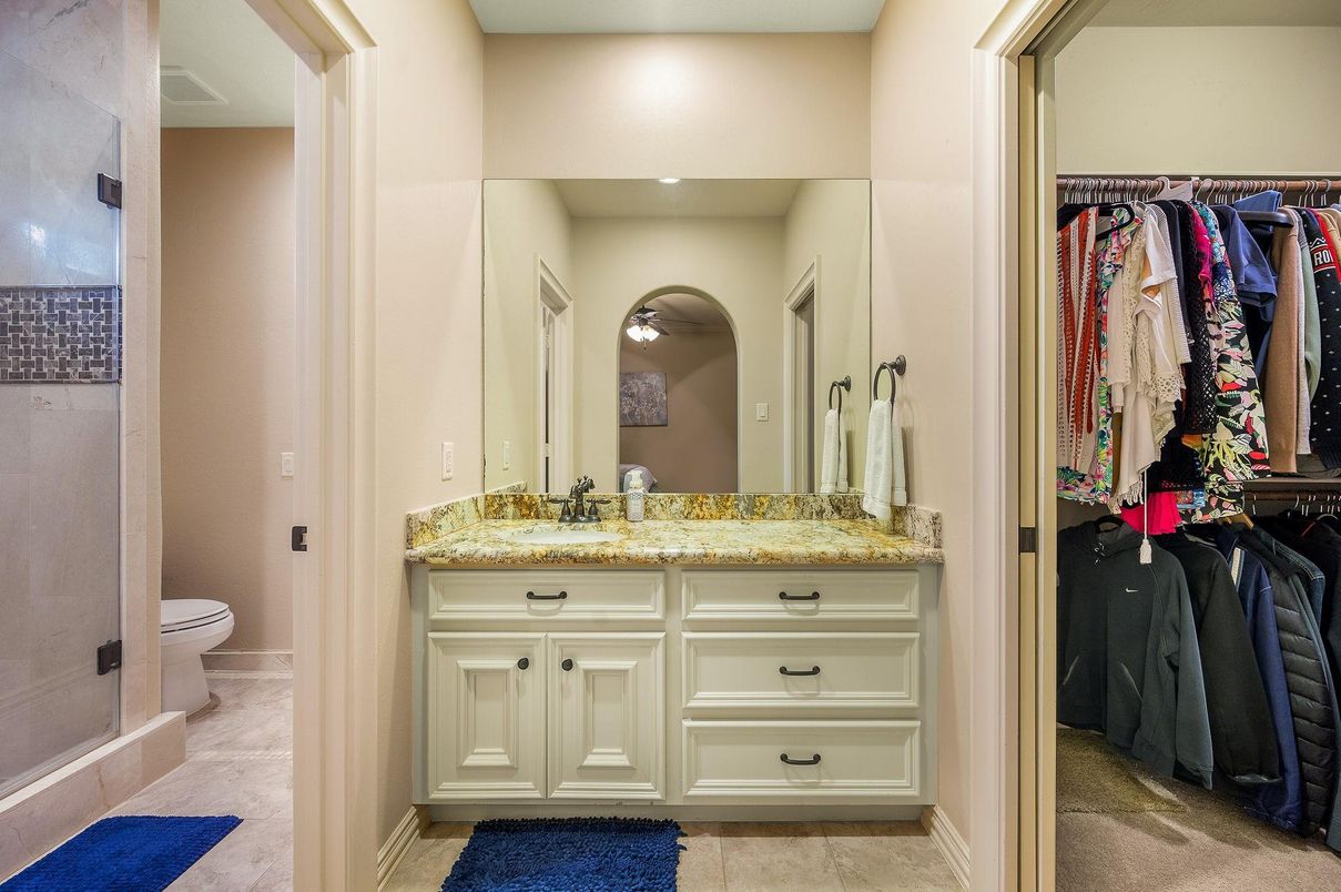 Bathroom, Interior, Recessed Lighting, Walk-in Closets