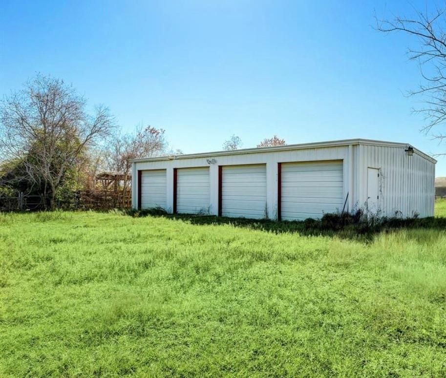 Backyard, Detached Garage, Exterior