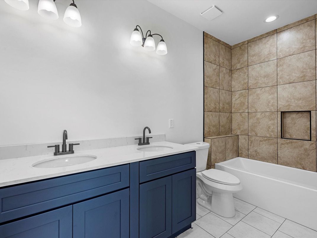 Bathroom, Dual Sink Vanities, Interior, Recessed Lighting
