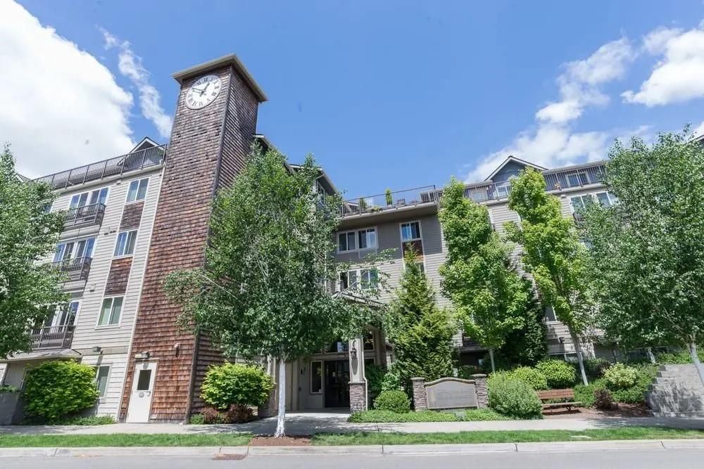 Exterior, Facade, Brick Facade, Rowhouse
