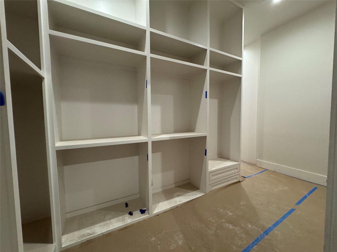 Interior, Walk-in Closets