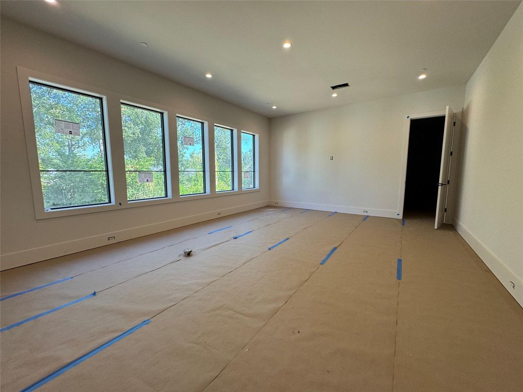 Empty room, Interior, Recessed Lighting