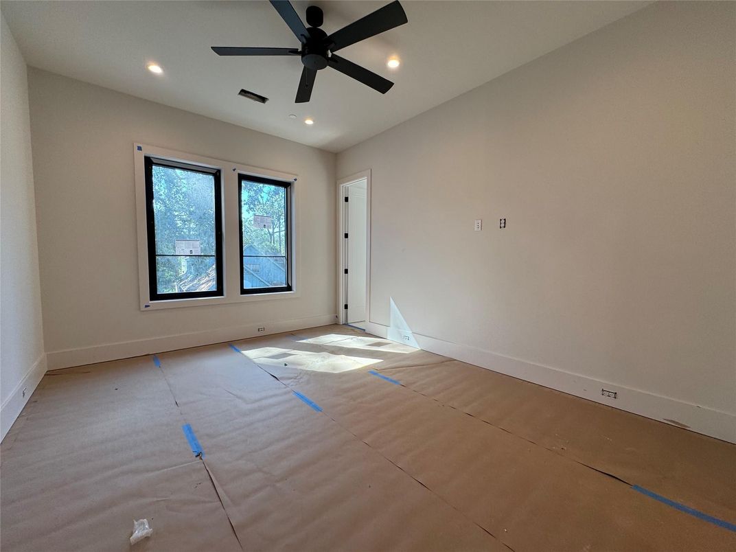 Empty room, Interior, Recessed Lighting