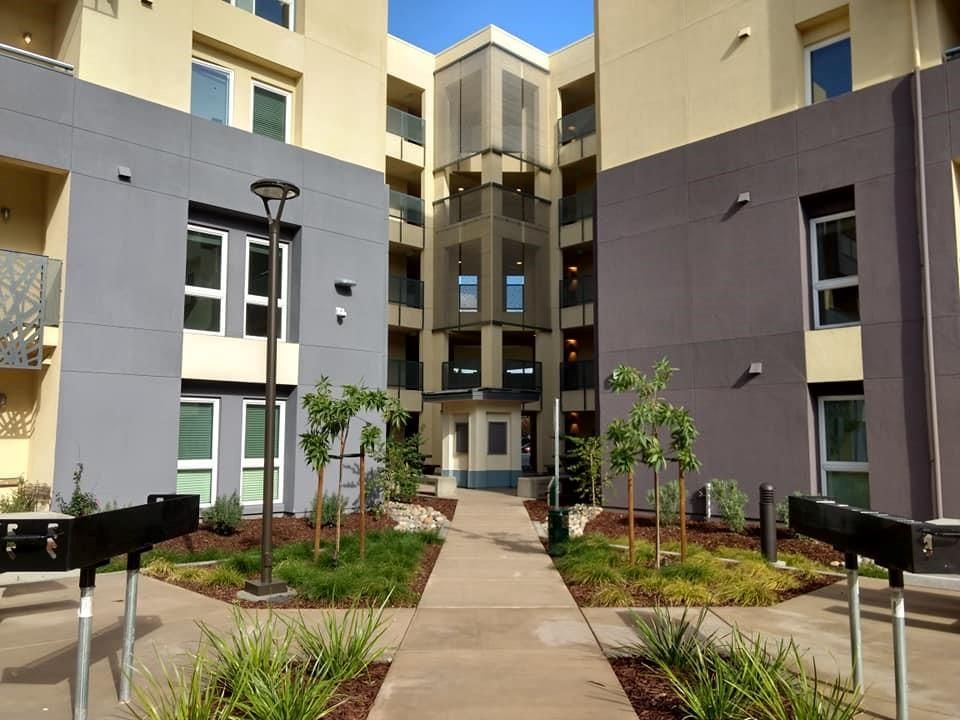 Exterior, Facade, Rowhouse