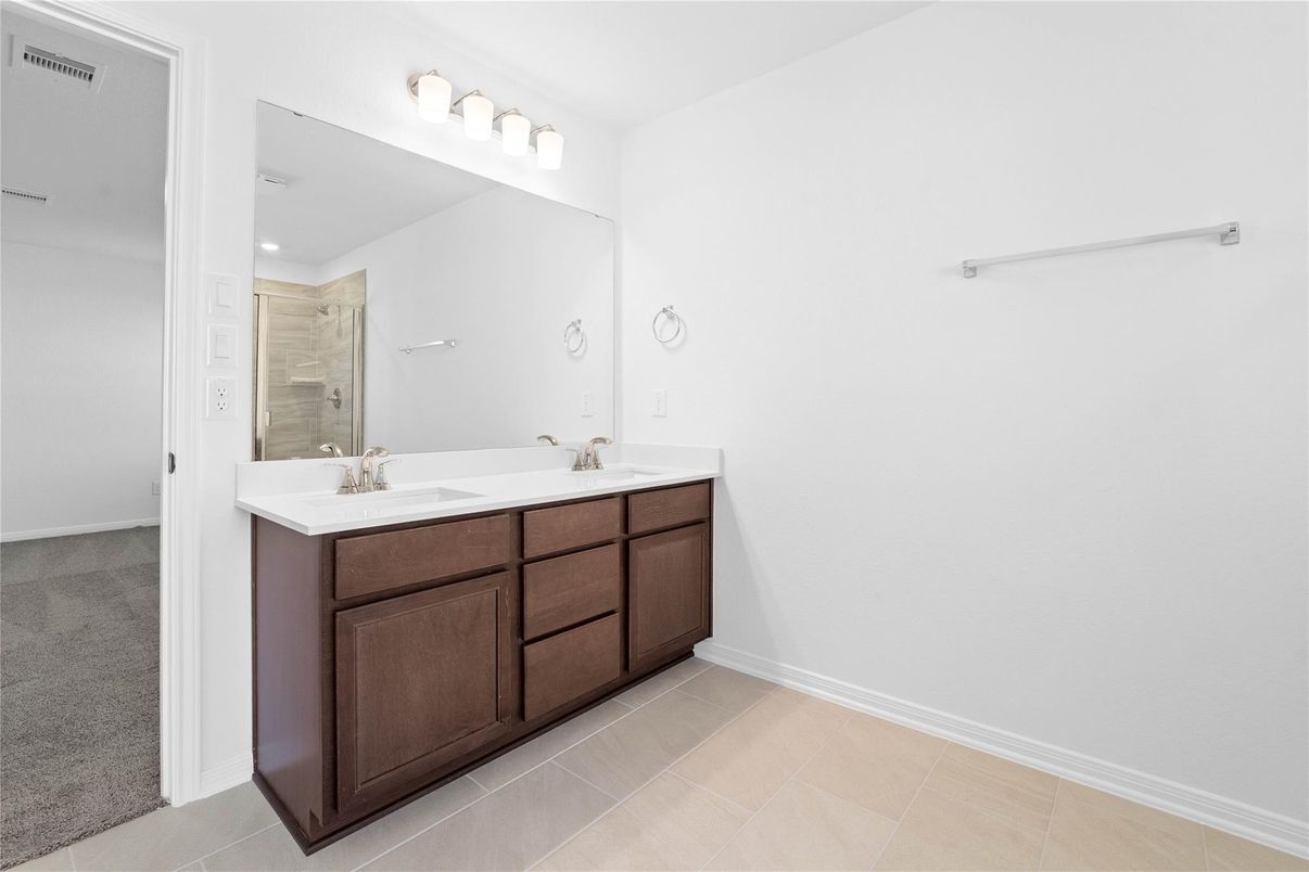 Bathroom, Dual Sink Vanities, Interior, Recessed Lighting