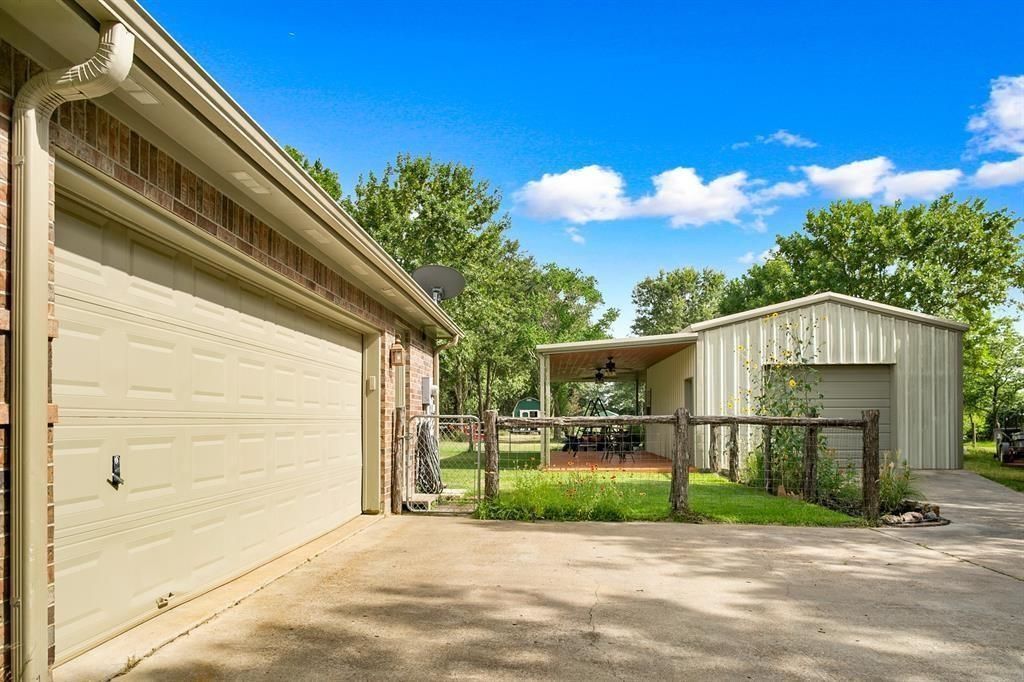 Backyard, Detached Garage, Exterior