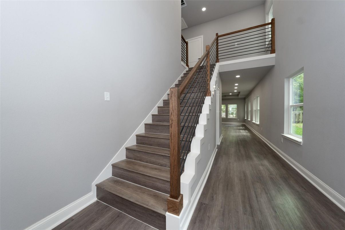 Interior, Recessed Lighting, Wood Texture Flooring