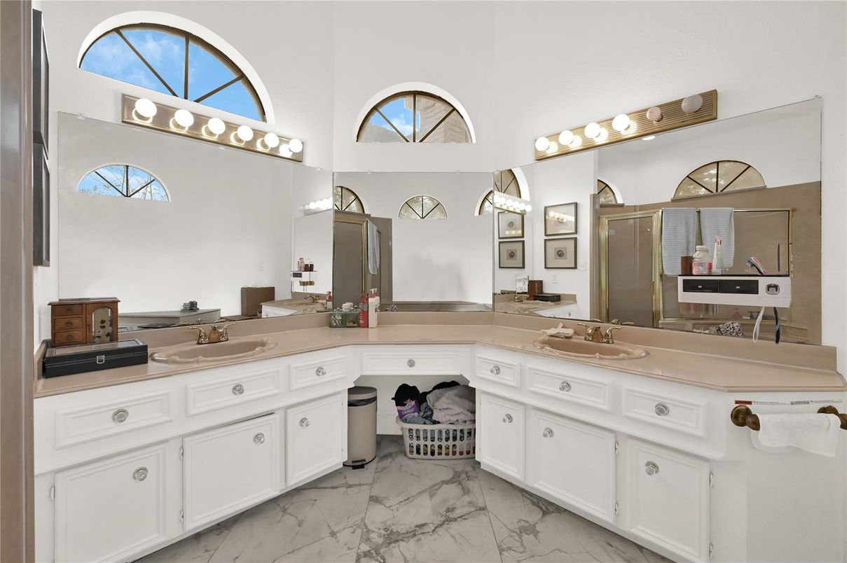Bathroom, Dual Sink Vanities, Interior, Marble