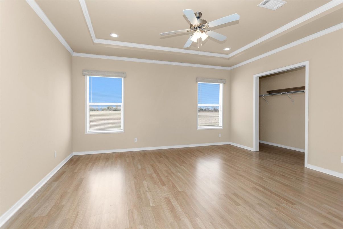 Empty room, Interior, Recessed Lighting, Walk-in Closets, Wood Texture Flooring