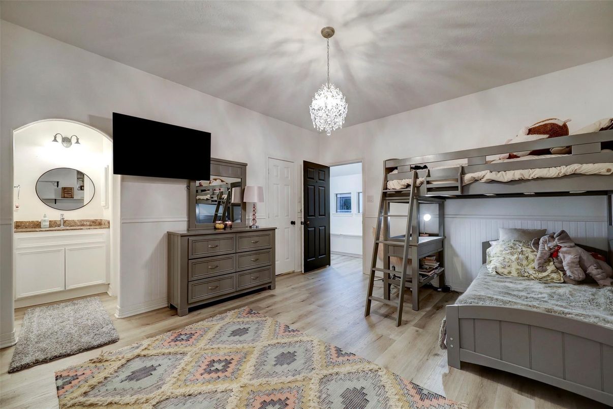Bedroom, Interior, Pendant Lights, Wood Texture Flooring