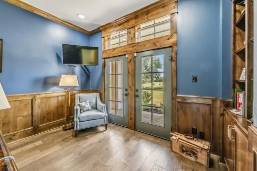 Interior, Recessed Lighting, Wood Texture Flooring