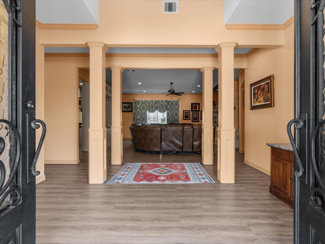 Interior, Recessed Lighting, Wood Texture Flooring