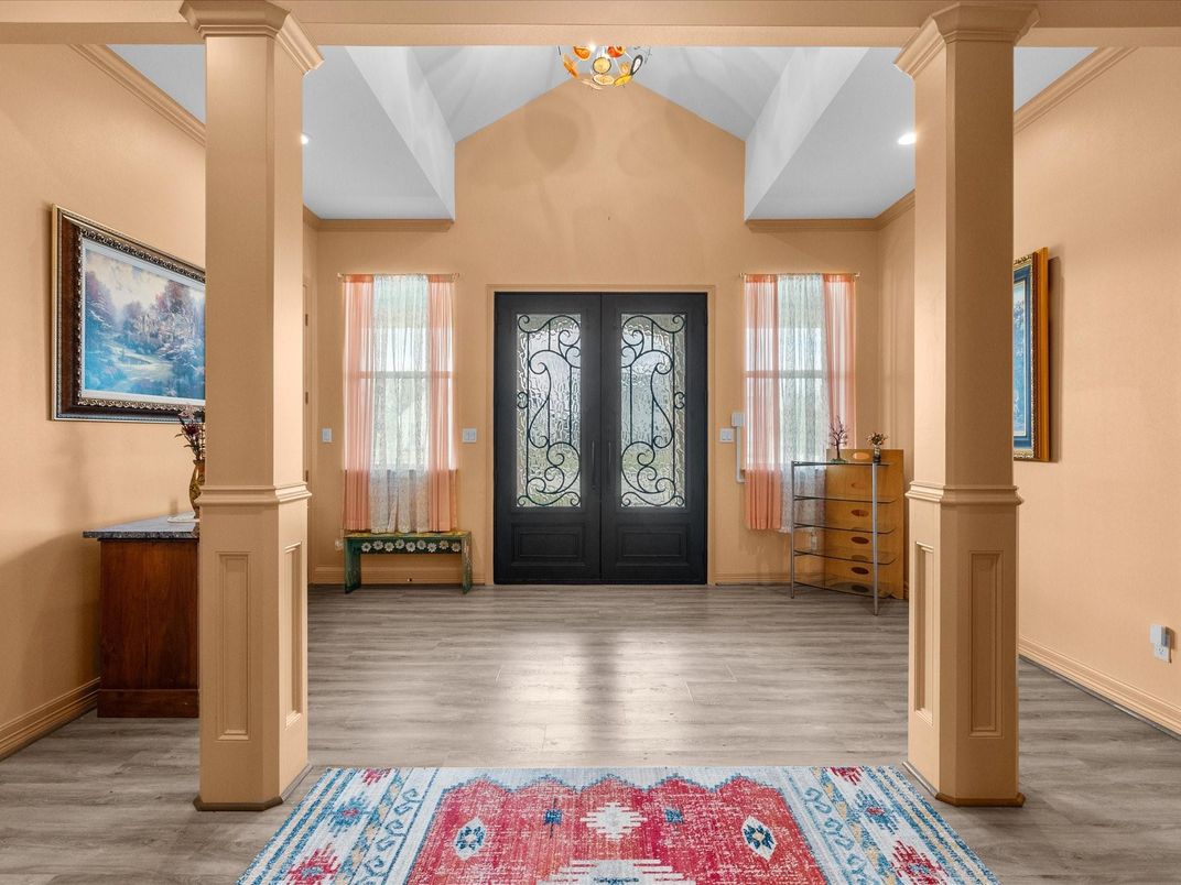 Interior, Recessed Lighting, Wood Texture Flooring
