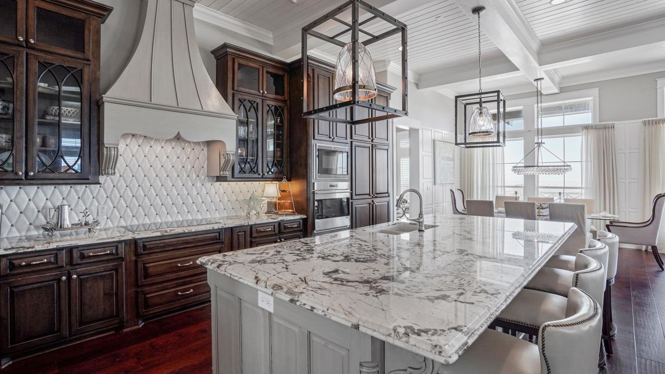 Dining room, Interior, Kitchen, Pendant Lights, Stainless Steel Appliances, Wood Texture Flooring