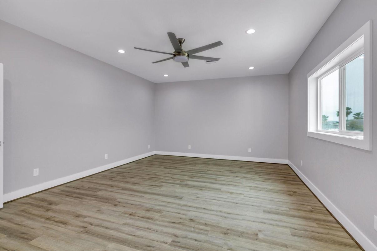 Empty room, Interior, Recessed Lighting, Wood Texture Flooring