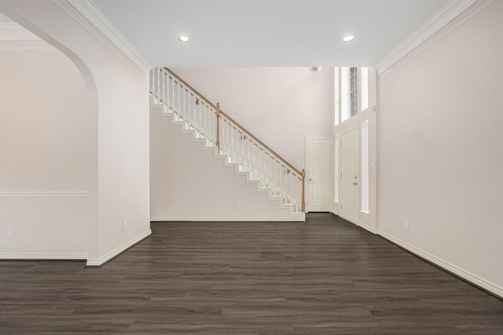 Empty room, Interior, Recessed Lighting, Wood Texture Flooring