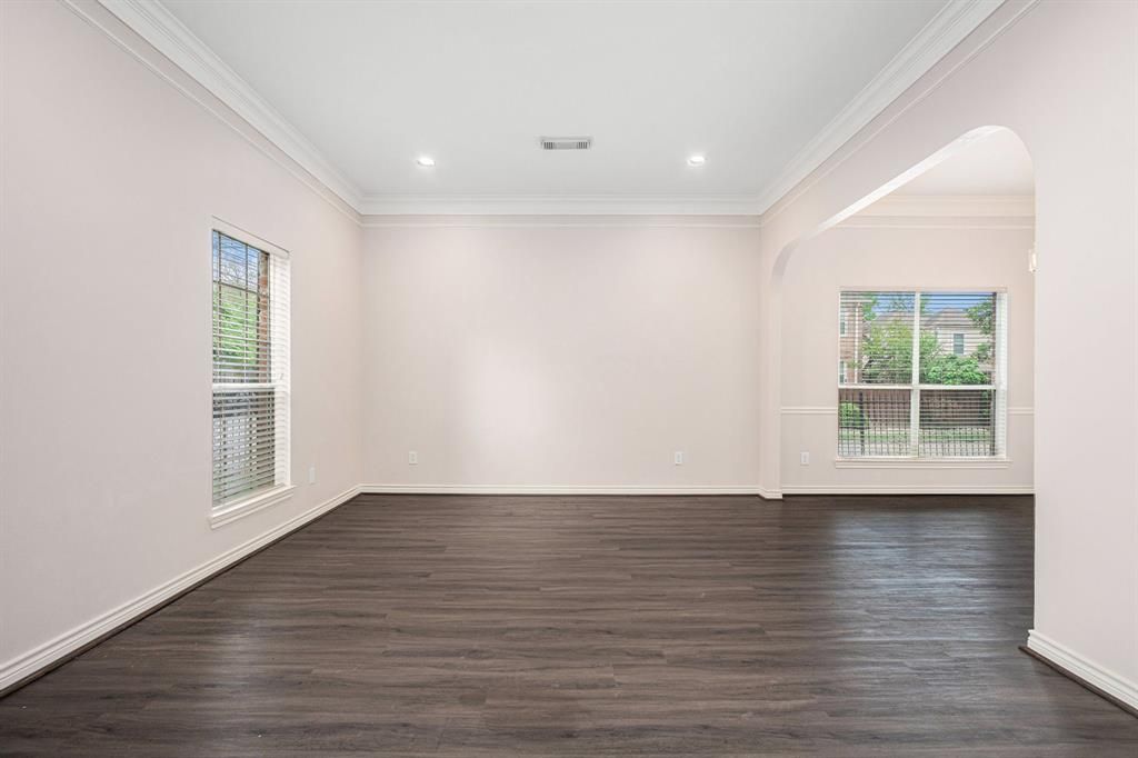 Empty room, Interior, Recessed Lighting, Wood Texture Flooring