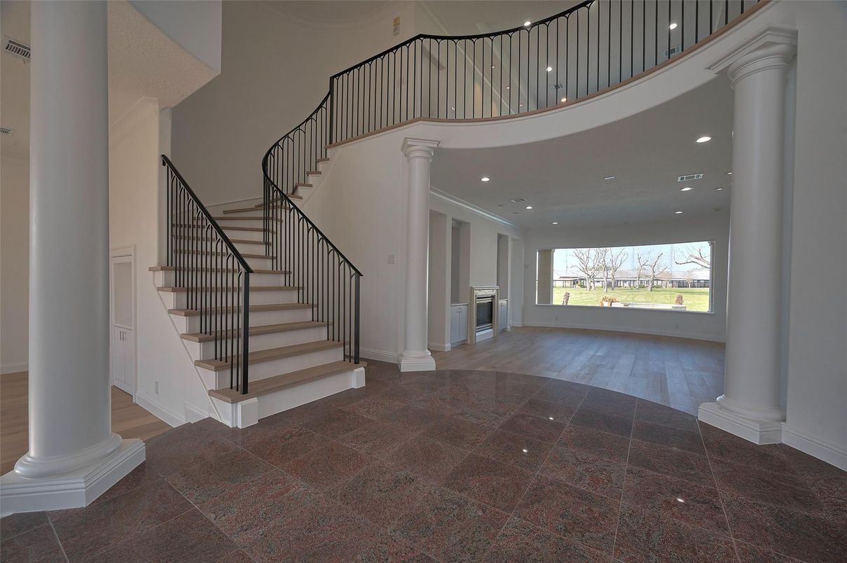 Interior, Recessed Lighting, Wood Texture Flooring