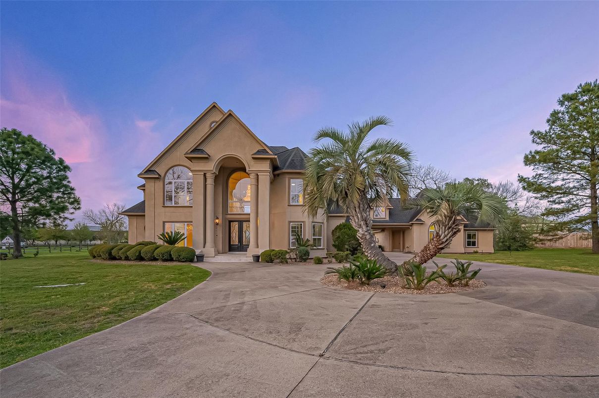 Backyard, Exterior, Facade, French Provincial