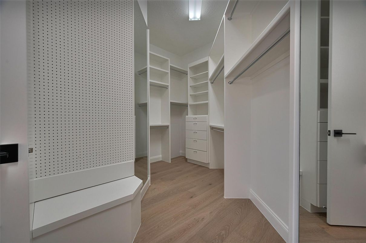 Interior, Walk-in Closets, Wood Texture Flooring
